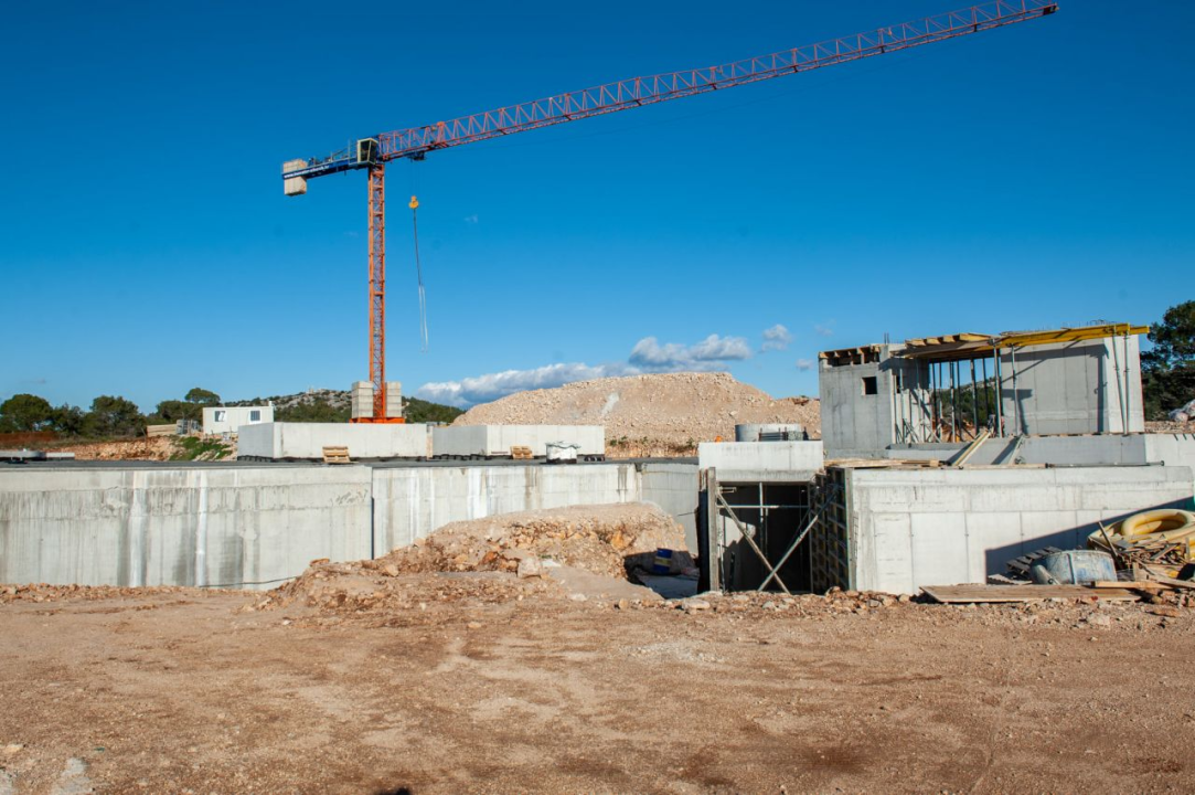 Sv. Ivan izgleda neprepoznatljivo, zgrada koja je niknula bit će zakamuflirana: 'Tvrđavu svečano otvaramo na Dan grada'         