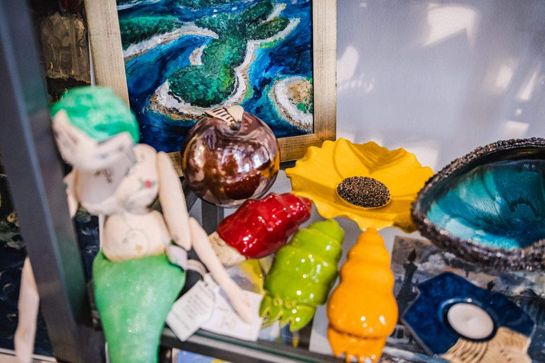 Proljeće u Galeriji Juraj Dalmatinac donosi popust na šarene umjetnine morskih motiva!