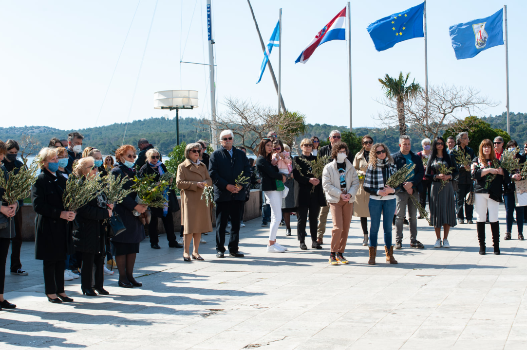 Procesijom, misom i blagoslovom maslinovih grančica Šibenčani proslavili Cvjetnicu   