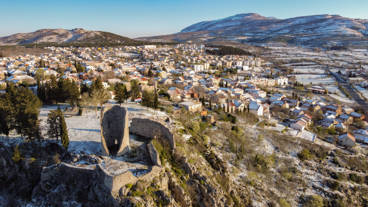 Sve je ljepše pod snježnim pokrivačem: Možete li pogoditi gdje su u županiji jutros snimljeni ovi prekrasni kadrovi?  