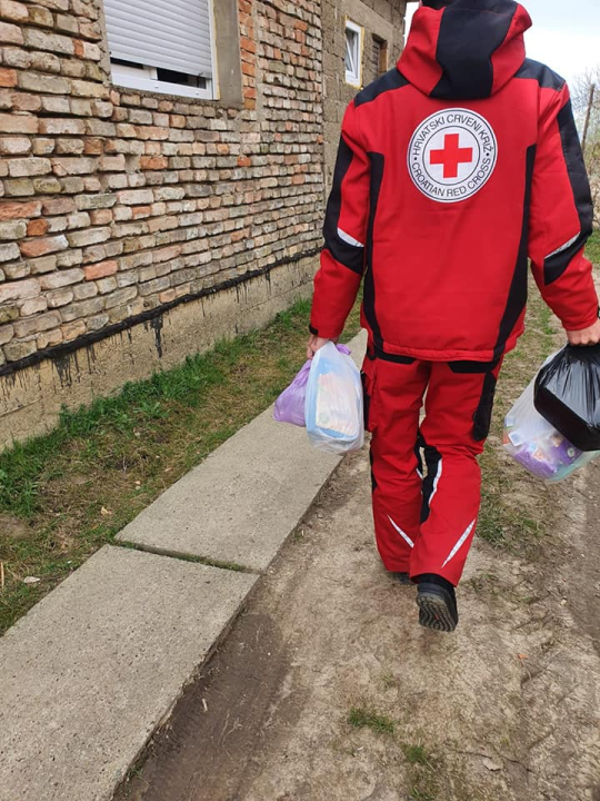 Volonteri vodičkog Crvenog križa  odvojili svoje vrijeme za druge i pet dana pomagali stradalima u potresu