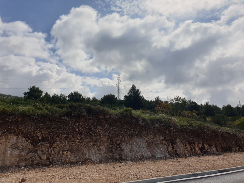 Zahrđali dalekovod koji prolazi kroz Rokiće godinama nije u funkciji, HEP: 'Uklanjanje u planu dogodine'   