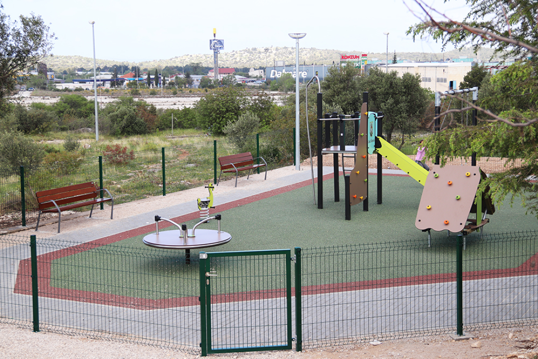 Meterize, Vrpolje, Ražine, Vidici: Završeni radovi na još četiri dječja igrališta u gradu