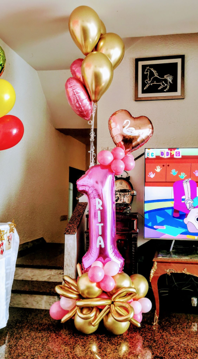 Iznenadite svoje bližnje personaliziranim poklonima i dekoracijama iz Smile T-shirt &amp; party storea! 