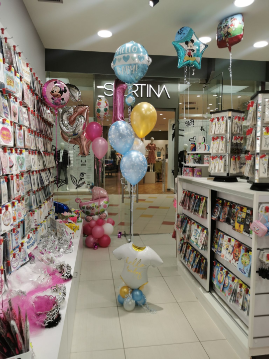 Iznenadite svoje bližnje personaliziranim poklonima i dekoracijama iz Smile T-shirt &amp; party storea! 