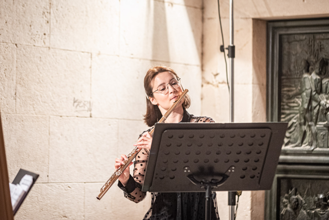 Svibanjske glazbene večeri u Šibeniku otvorene po 16. put: Lucija Stilinović i Veronika Ćiković izvele djelo Davida Batinića 