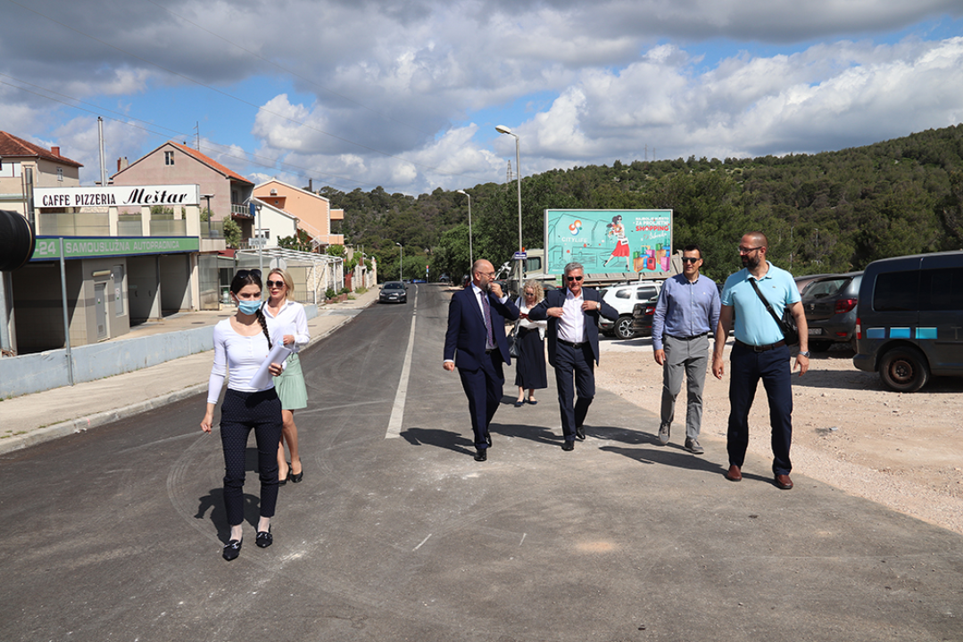 Burić prije izbora požurio obići čvor Rokići pa nabrajao projekte u planu: 'Djeca s Meteriza moći će biciklom sigurno do brodaričkog mosta'  