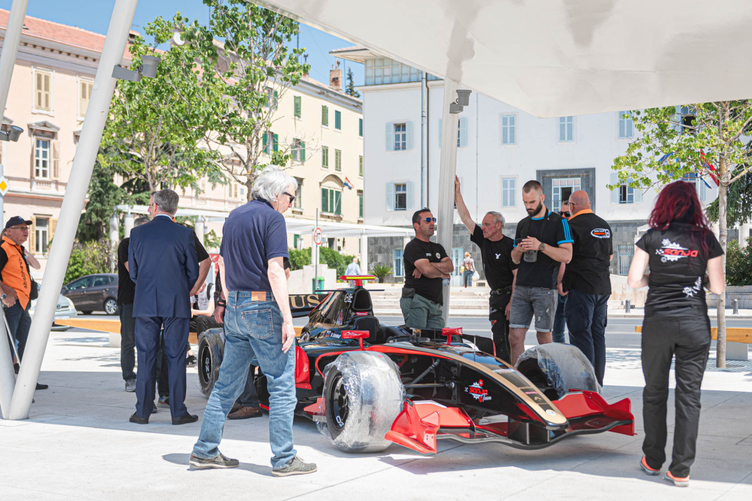 Za 15. Nagradu grada Skradina rekordan broj prijava: Na stazi će se okušati otac i kći Smrdelj, on u formuli, ona u Yugu  