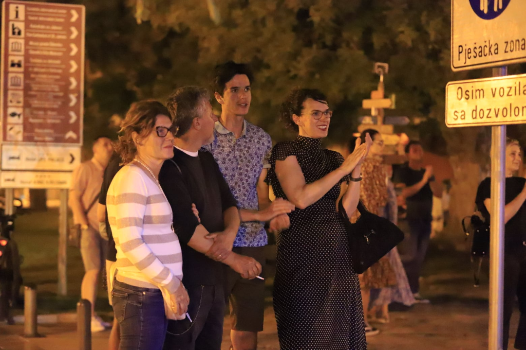 Bloom otvorio sezonu: Šibenski pop dragulj predstavio prvi album