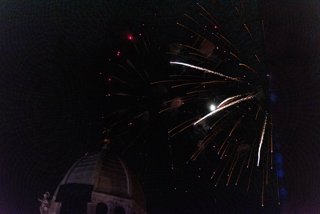 Vatromet se nekom svidio, nekom ne: Ipak, simbolično predstavlja povratak u 'staro normalno'