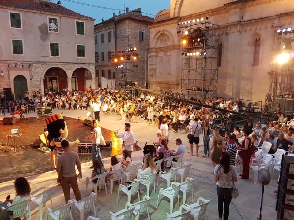 Ekipa iz A strane oduševila i djecu i roditelje: 'Ovi ljudi su vrhunski glazbenici, uživam ih slušati' 