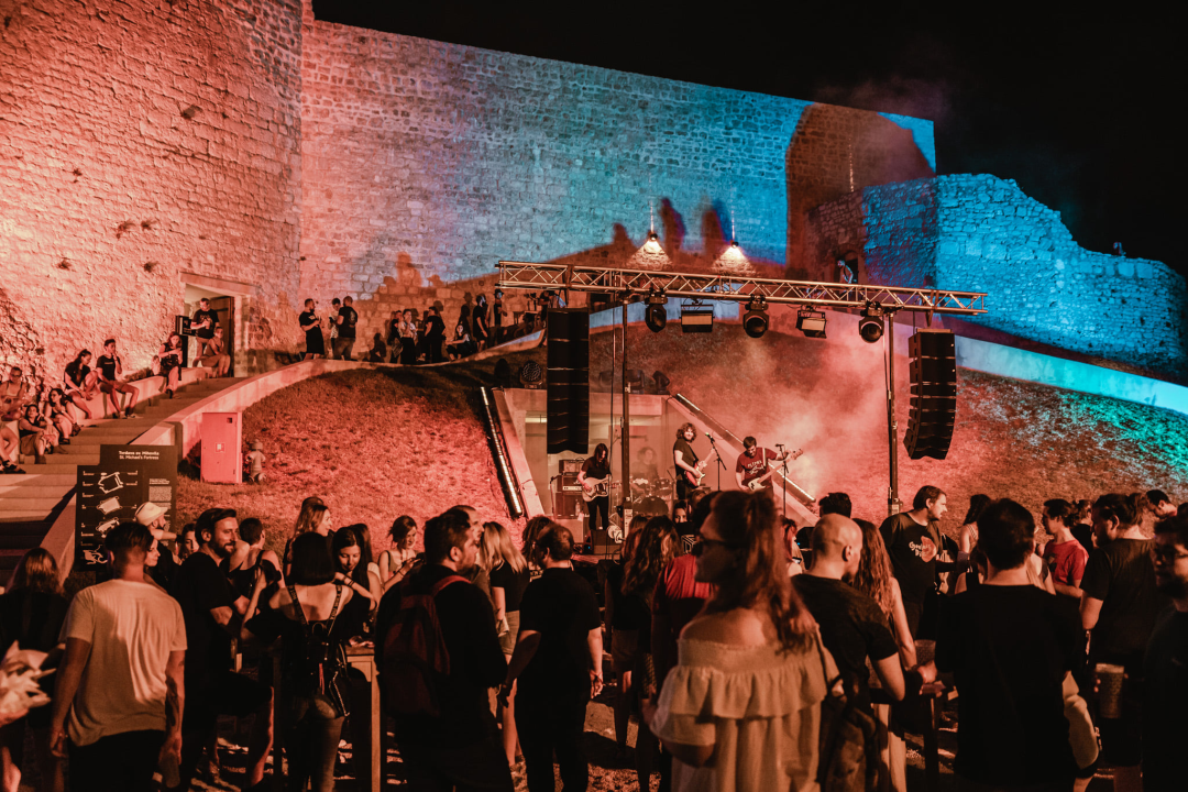 Rock 'n' Roll fešta na tvrđavi sv. Mihovila: Hrpa bendova, odlična glazba i raspoložena publika