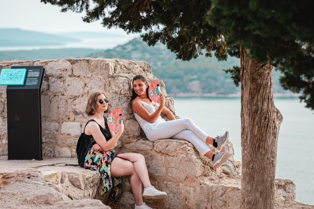 Rock 'n' Roll fešta na tvrđavi sv. Mihovila: Hrpa bendova, odlična glazba i raspoložena publika