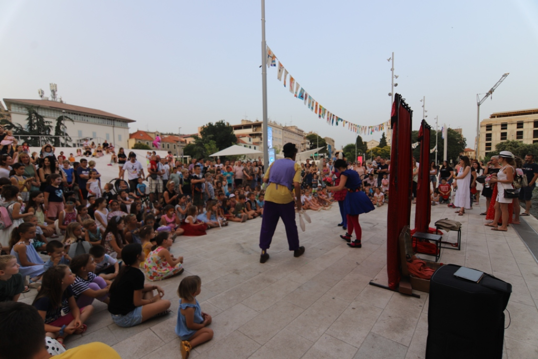 Gosti iz Izraela bili su izvrsni sinoć na Ljetnoj pozornici! Pogledajte kako je izgledala srijeda na Dječjem festivalu