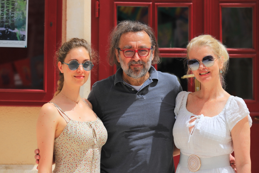 Brojna poznata lica ovih dana na šibenskim ulicama: Goran Višnjić, Tonći Huljić, Anamarija Asanović… 