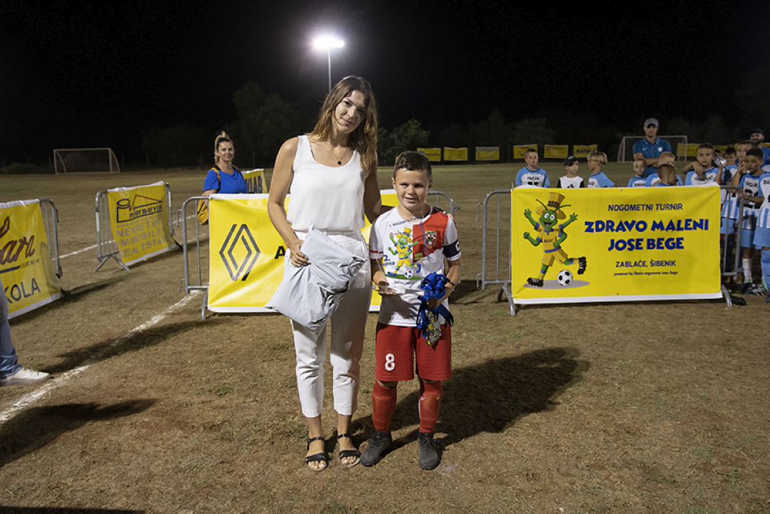 Na turniru 'Zdravo maleni Joso Bego' preko 600 malih nogometaša: 'Osmijesi djece govorili su nam sve!&quot;'