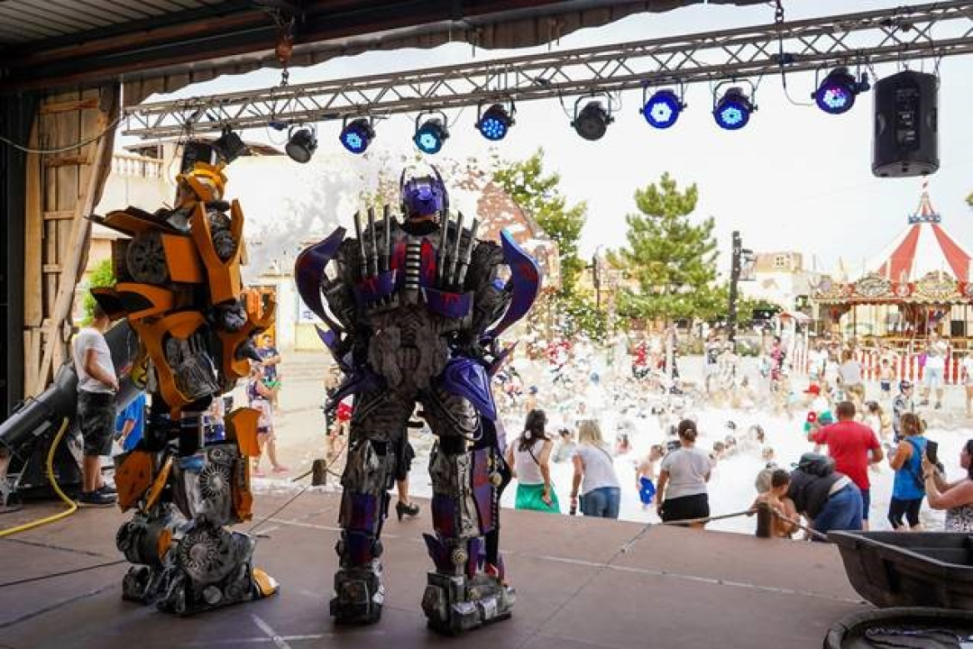 Put u svemir, na Divlji Zapad i vožnja kroz Jurski park čekaju vas u Fun Parku Biograd! 