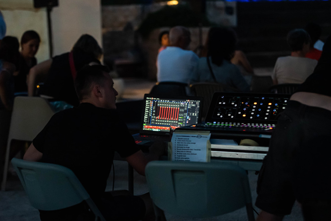 Lado i šibenska publika se vole: Sinoć su ponovno oduševili na tvrđavi Barone 