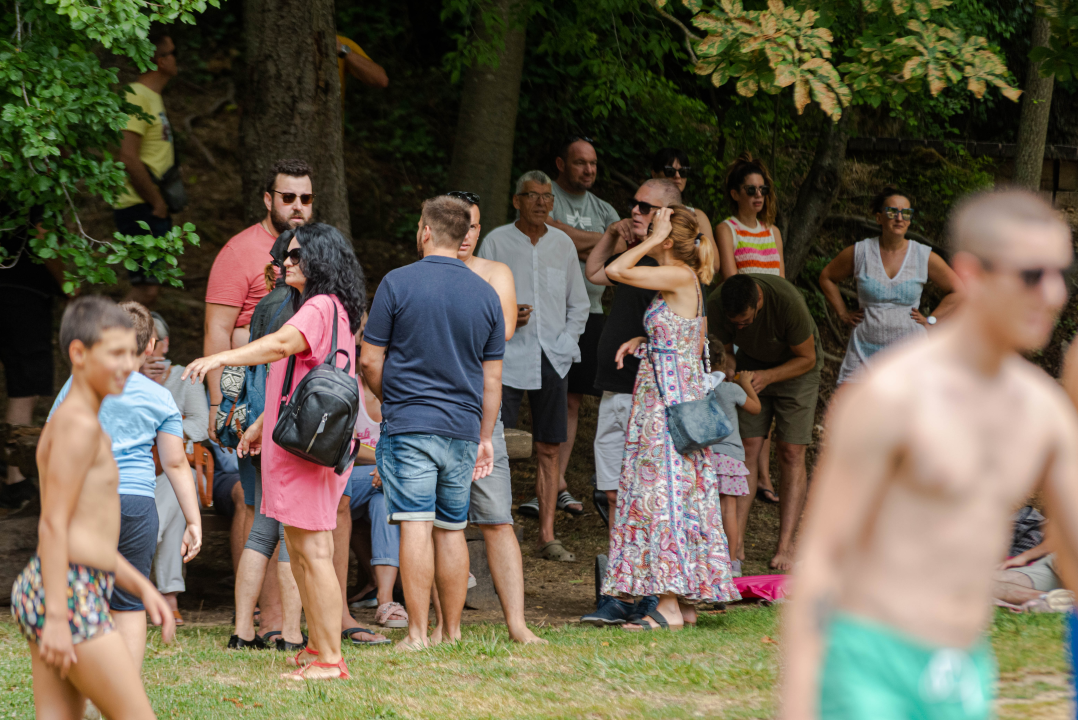 Prosvjedno kupanje na Skradinskom Buku