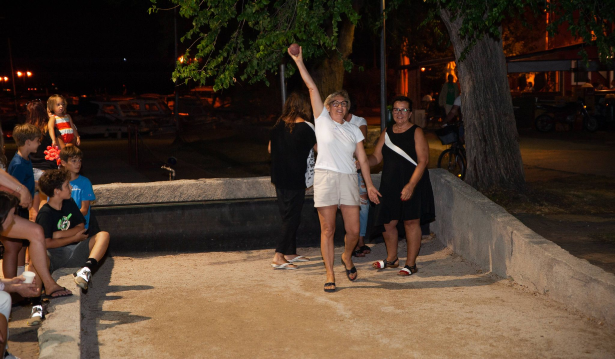 Valjanje i bacanje na Zlarinu: Astra Pfizerice slavile na ženskom turniru u balotama