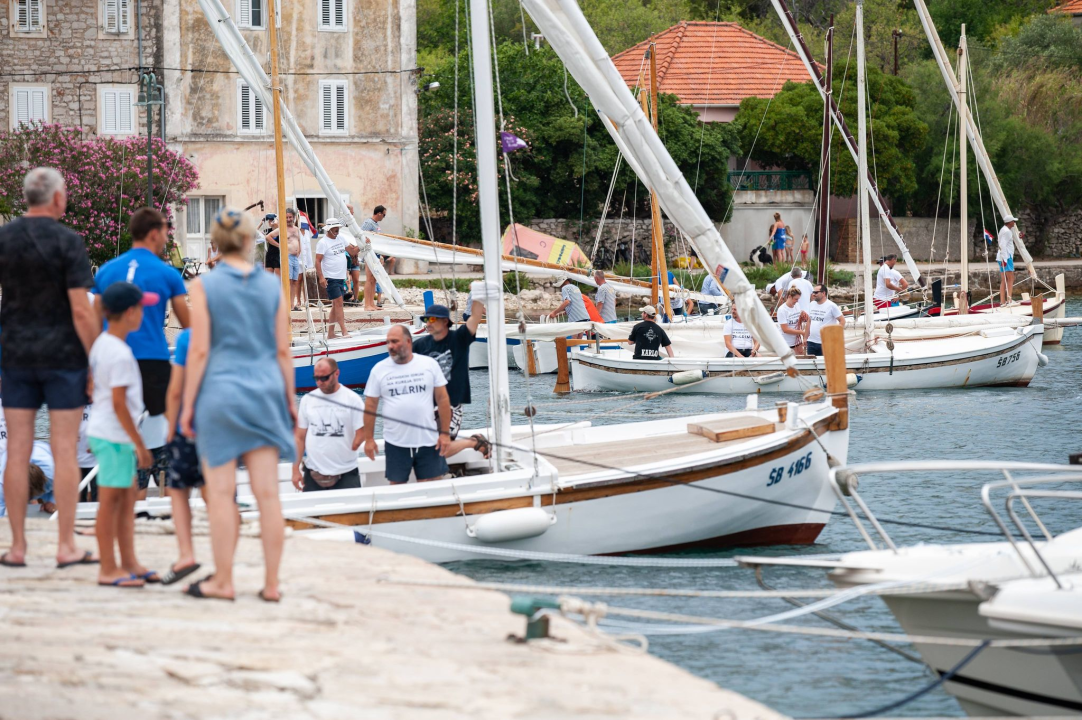 Pogledajte spektakularne kadrove zlarinske regate na latinsko jedro