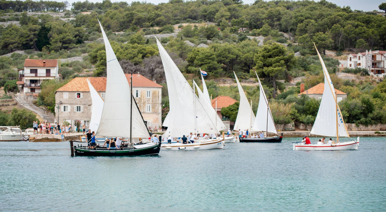 Pogledajte spektakularne kadrove zlarinske regate na latinsko jedro