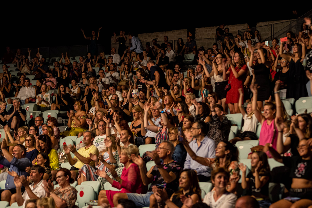 Vanna nizala hitove, tribine pjevale iz sveg glasa