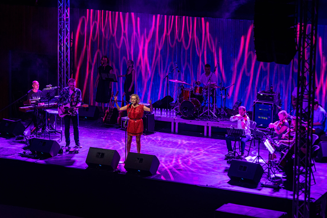 Vanna nizala hitove, tribine pjevale iz sveg glasa