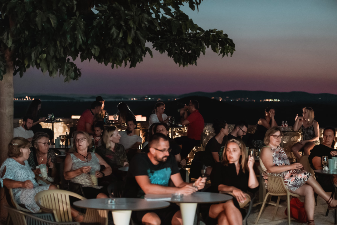 Na Baroneu prikazana autentična ljubavna priča: Redateljski tandem, Anđela i Davor Rostuhar, predstavio i knjigu 