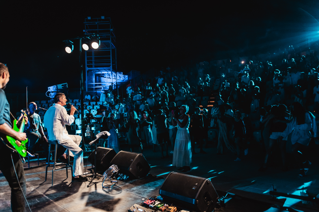 Massimo na Mihovilu kao Mišo, publika je uglas pjevala s rukama u zraku!