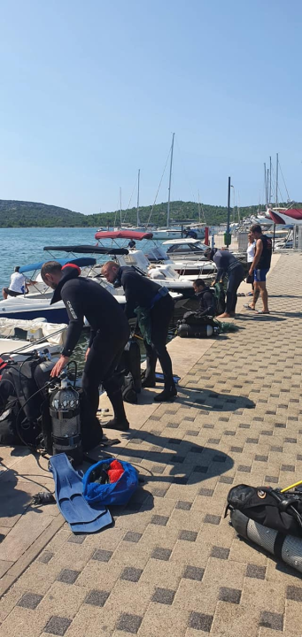 Volonteri izvadili hrpe smeća iz mora u Pirovcu: Morski konjic posebno je obradovao ronioce