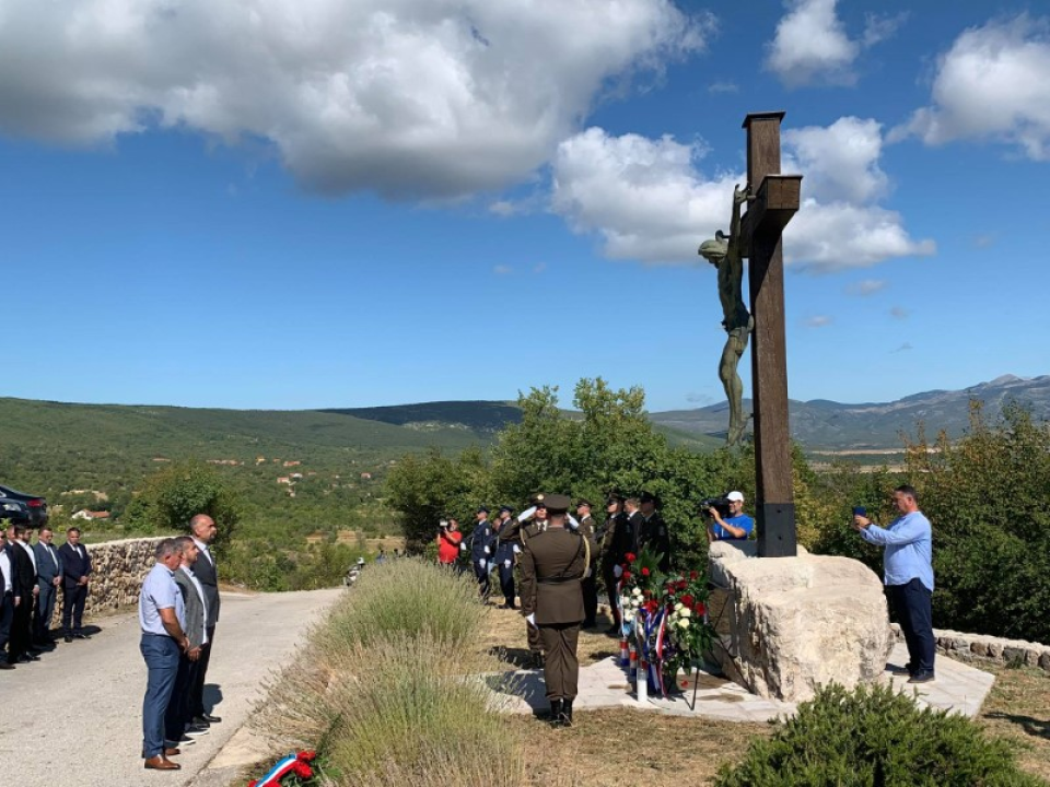 Održana komemoracija za žrtve Kijeva: Vijenac položio i župan Marko Jelić