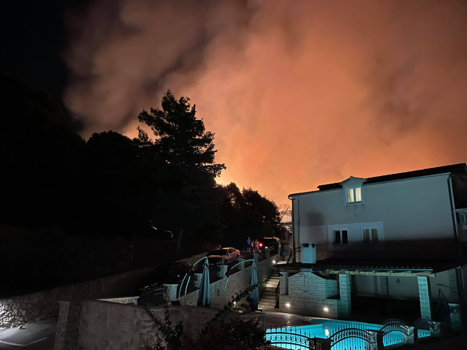 Pogledajte kako je izgledala borba s velikim požarom između Jadrtovca i Žaborića