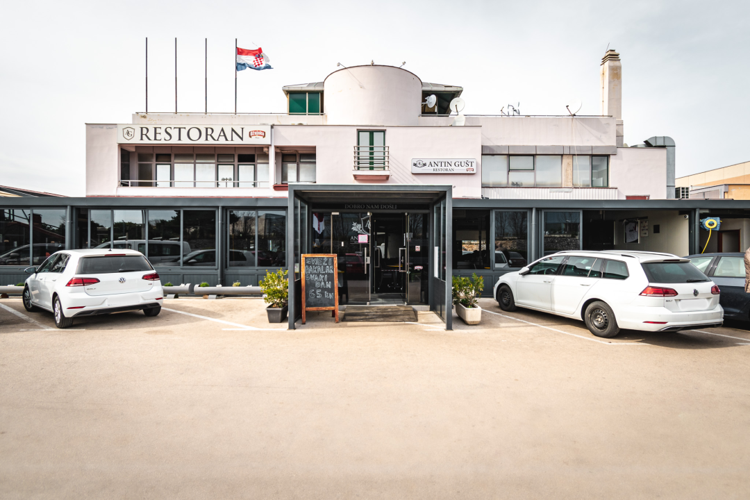 Ukusna spiza i vrhunski deserti čekaju vas u Antinom guštu! 