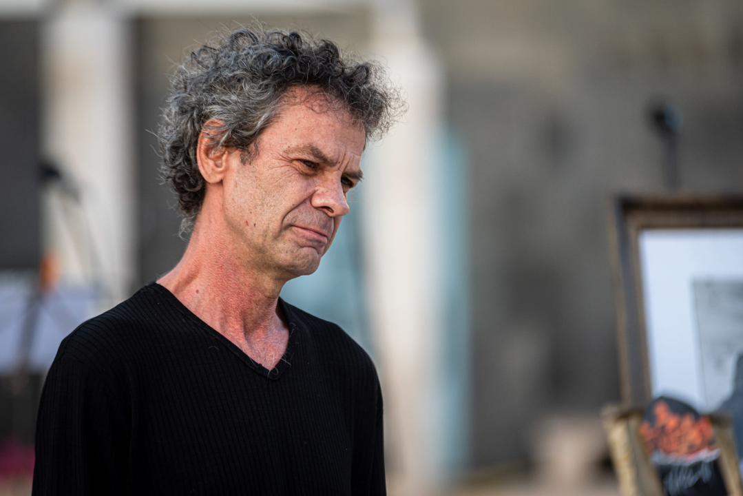 Brončana skulptura stare gradske jezgre Zvonimira Vile pred gradskom upravom: 'Uhvaćen je labirintski osjećaj grada, jedinstven za Šibenik'