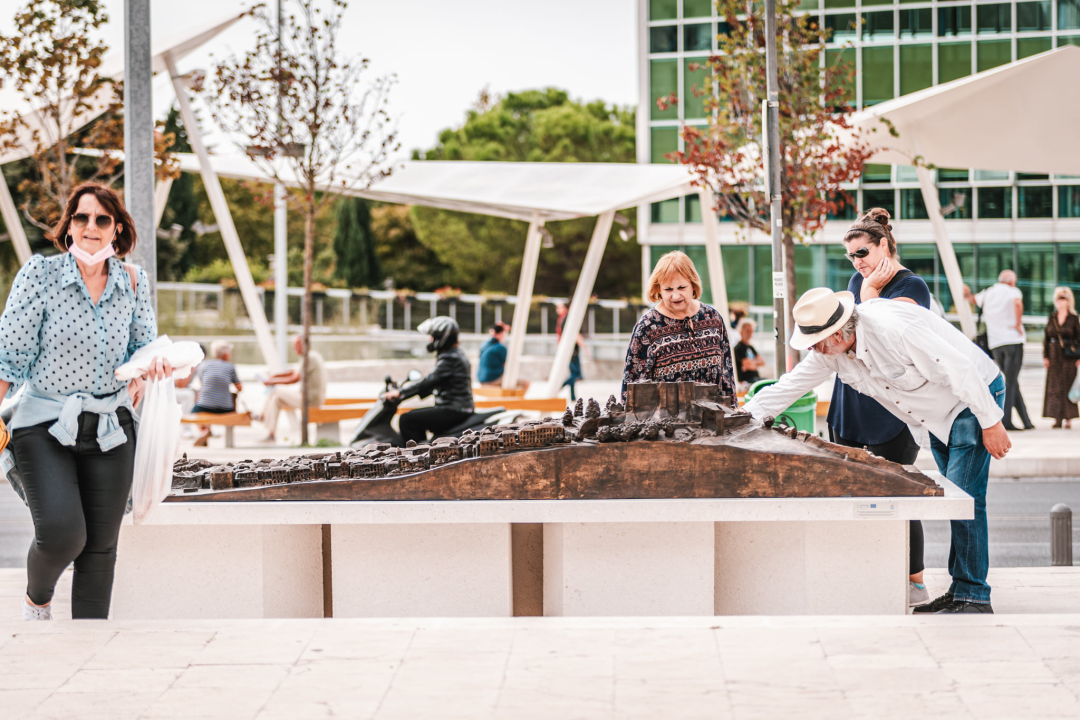 Nakon svečanog otkrivanja, uslijedilo je detaljno proučavanje: 'Dobro je to napravljeno, ali ovakva stvar treba na Poljanu' 