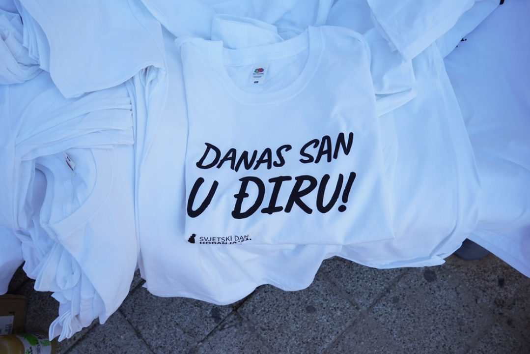 Pogledajte kako je Svjetski dan hodanja obilježen u Pirovcu: Skupljalo se i za pomoć maloj Kiari   