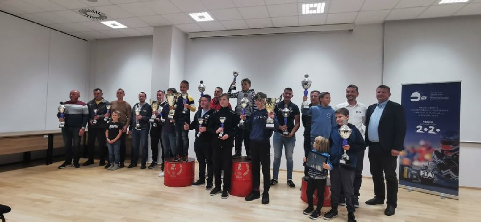 Šibenski kartingaš Franko Škugor primio nagradu za naslov državnog prvaka u klasi Rotax Max DD2 2020