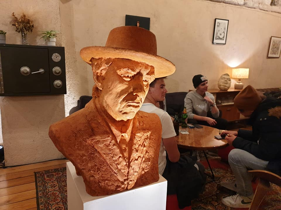 U Azimutu otvorena izložba Borisa Leinera: Svirala se Azra, čitala biografija, potpisivali plakati...