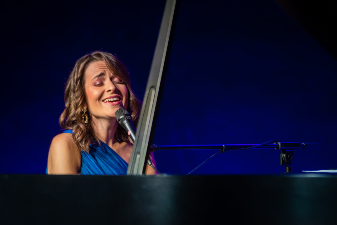 Ljubitelji jazza došli na svoje u Kući umjetnosti Arsen: Pogledajte kako je bilo na koncertu Lane Janjanin  