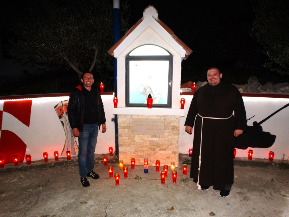 Vukšićani zapalili svijeće za Škabrnju i Vukovar