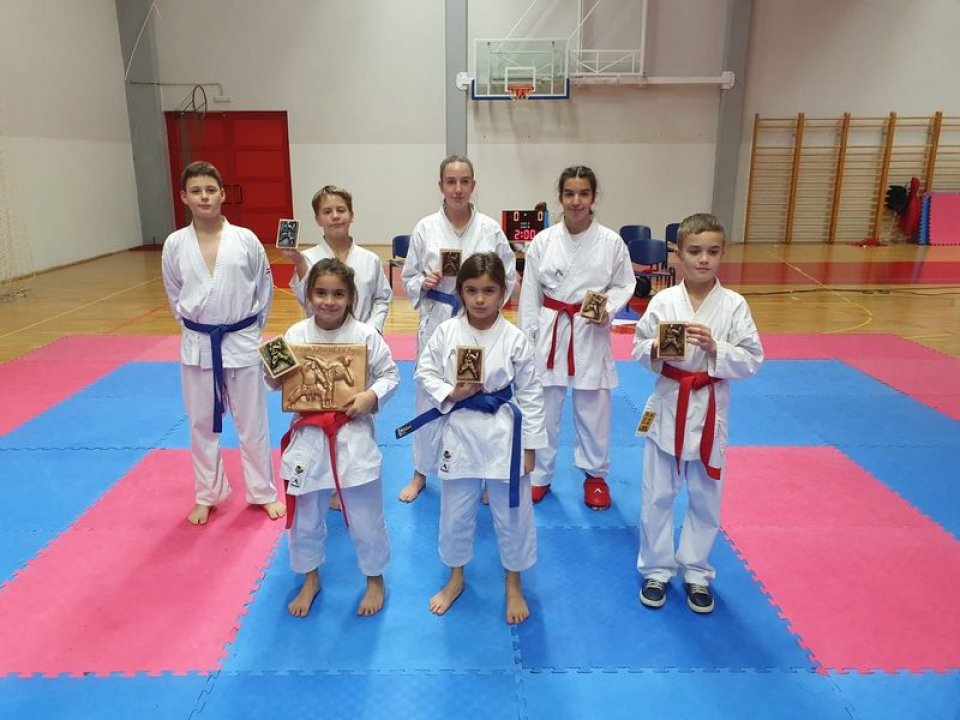 Uspješan nastup karataša Pirovca u Rijeci i Čavlima: Osvojili 13 odličja 