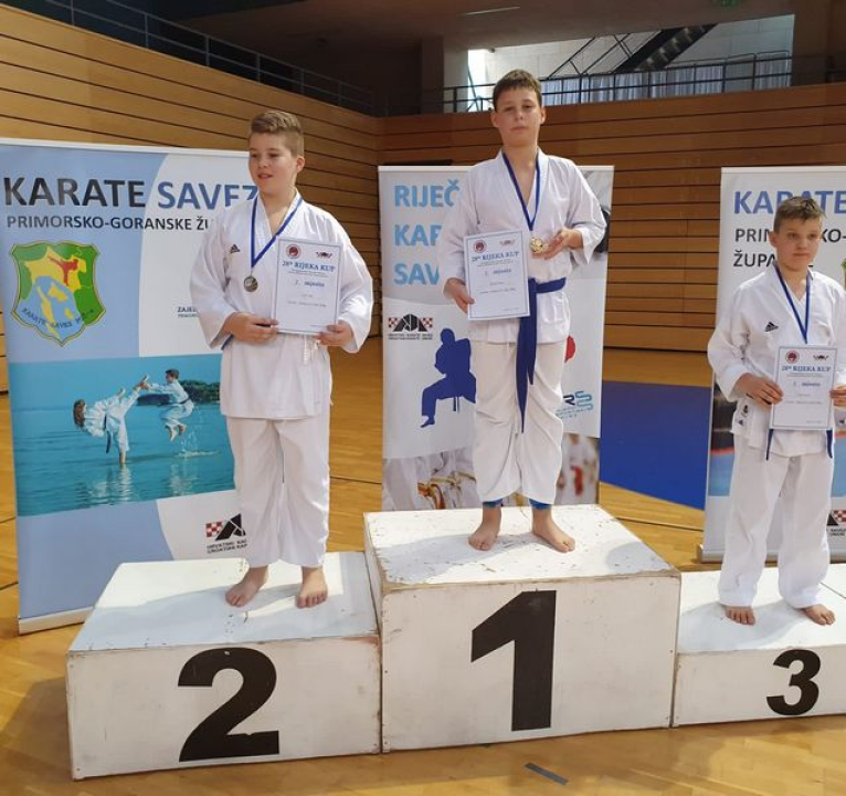 Uspješan nastup karataša Pirovca u Rijeci i Čavlima: Osvojili 13 odličja 