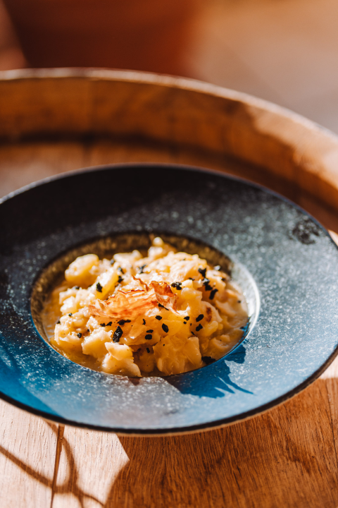 Advent u Arije uz glazbu uživo svakog vikenda donosi odličnu ponudu blagdanskih jela!   