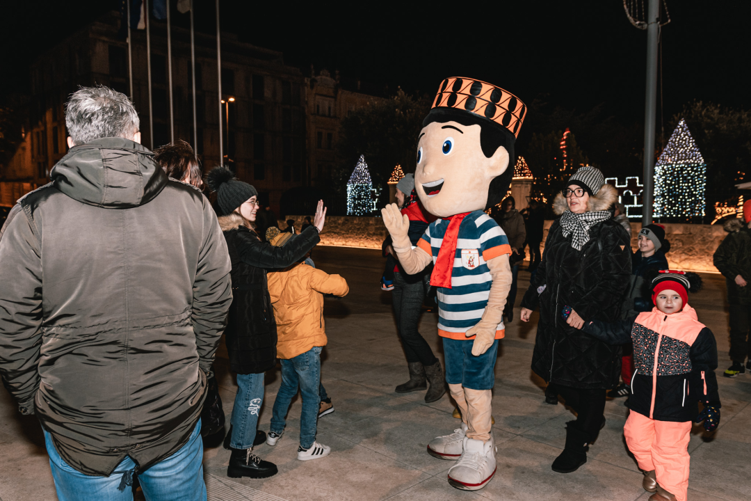 Bajkovito disco klizalište zvijezda na vrhu šibenske Adventure!