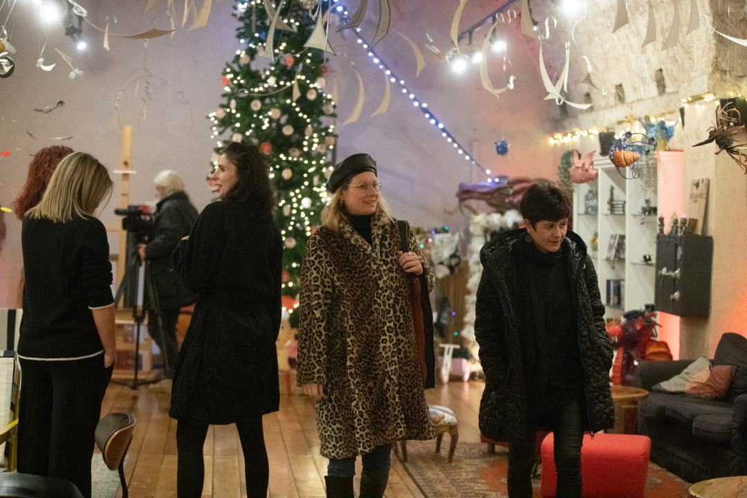 Otvoren Božićni tinel u Azimutu: Prodajna izložba u čarobnom ambijentu