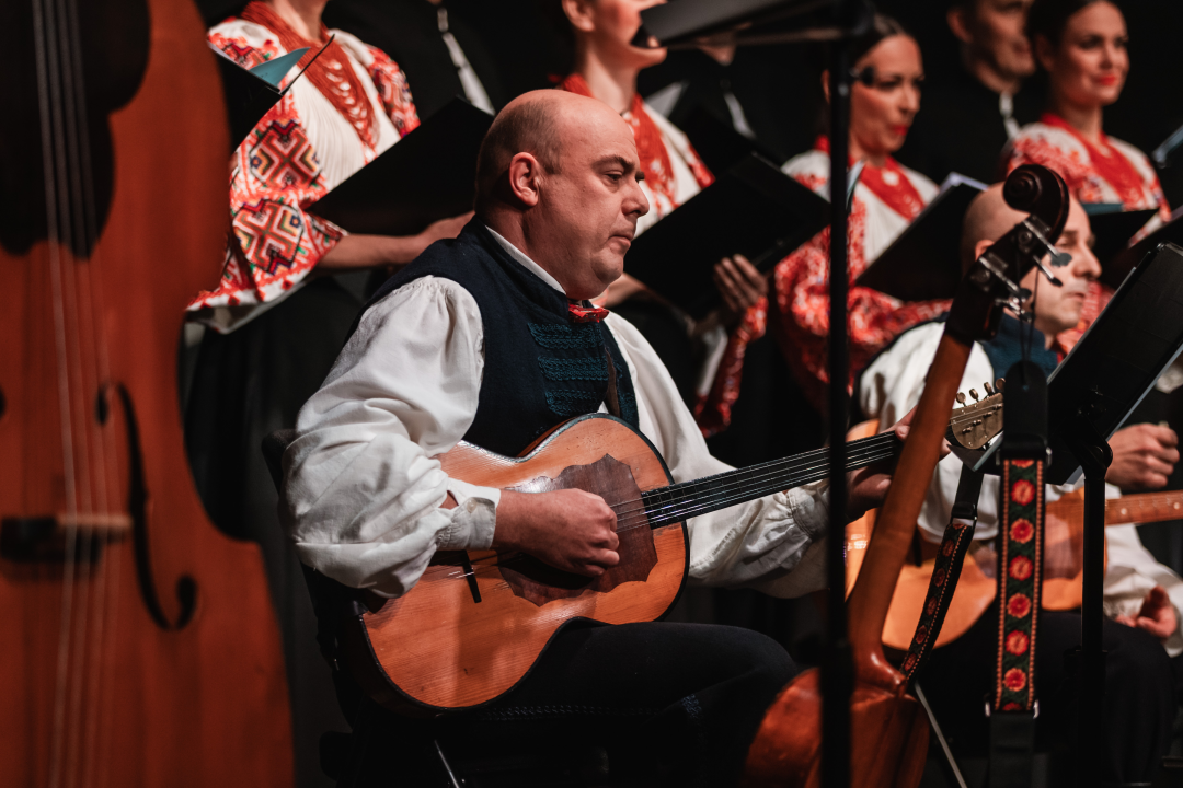 Lado u Kući umjetnosti Arsen premijerno izveli božićni program 'Srićna noć je prispila'