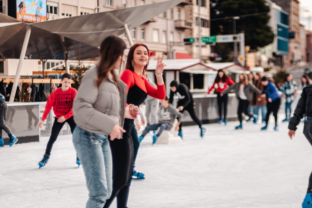 Vitićevo klizalište postalo omiljena jutarnja zabava šibenskih učenika