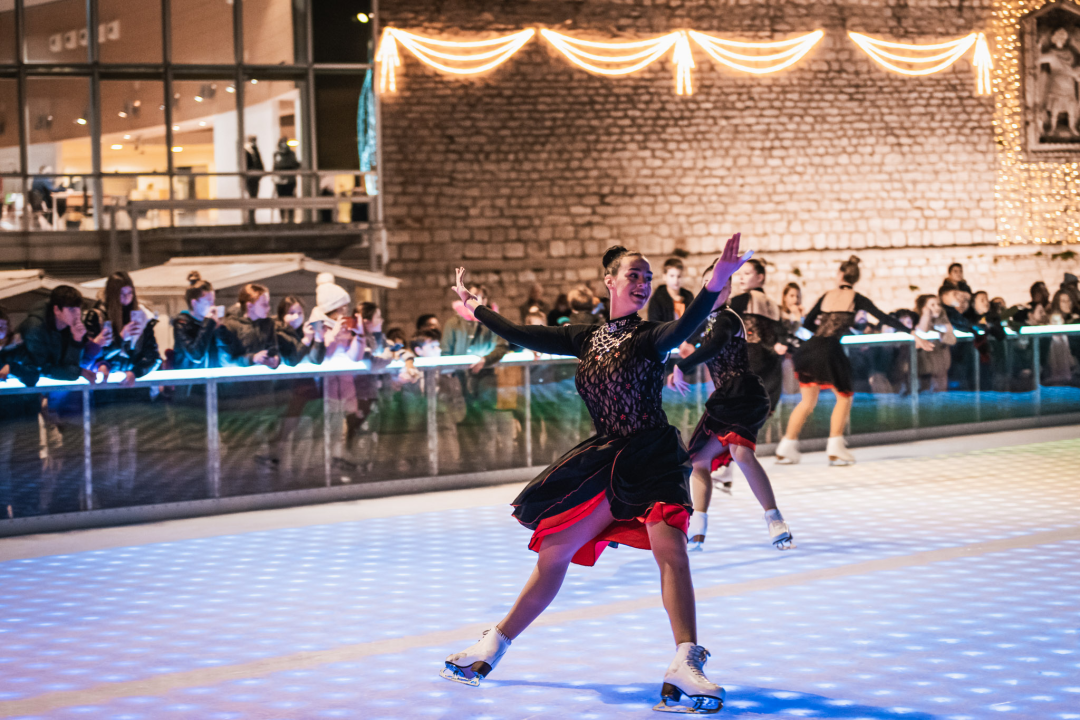 Ledeni spektakl na Vitićevom moru: Zagrebačke pahuljice očarale Adventuriste u Šibeniku 