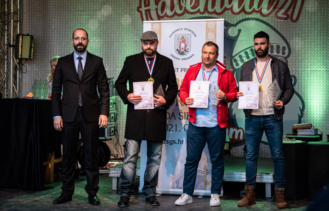 Vaterpolisti Solarisa i košarkašice Šibenika u ekipnoj, a Toni Slavica i Nives Radić u pojedinačnoj konkurenciji 